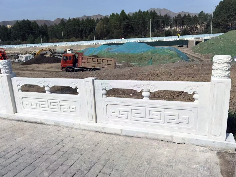 青石栏杆