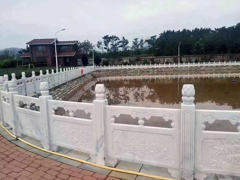 青石栏杆