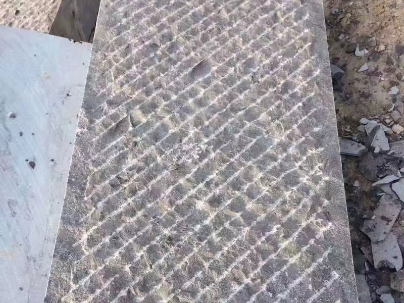 细凿面青石板