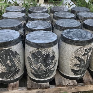 青石圆桌
