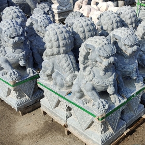 青石狮子