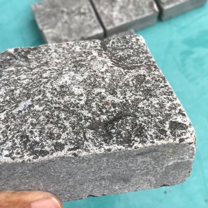 青石马蹄石